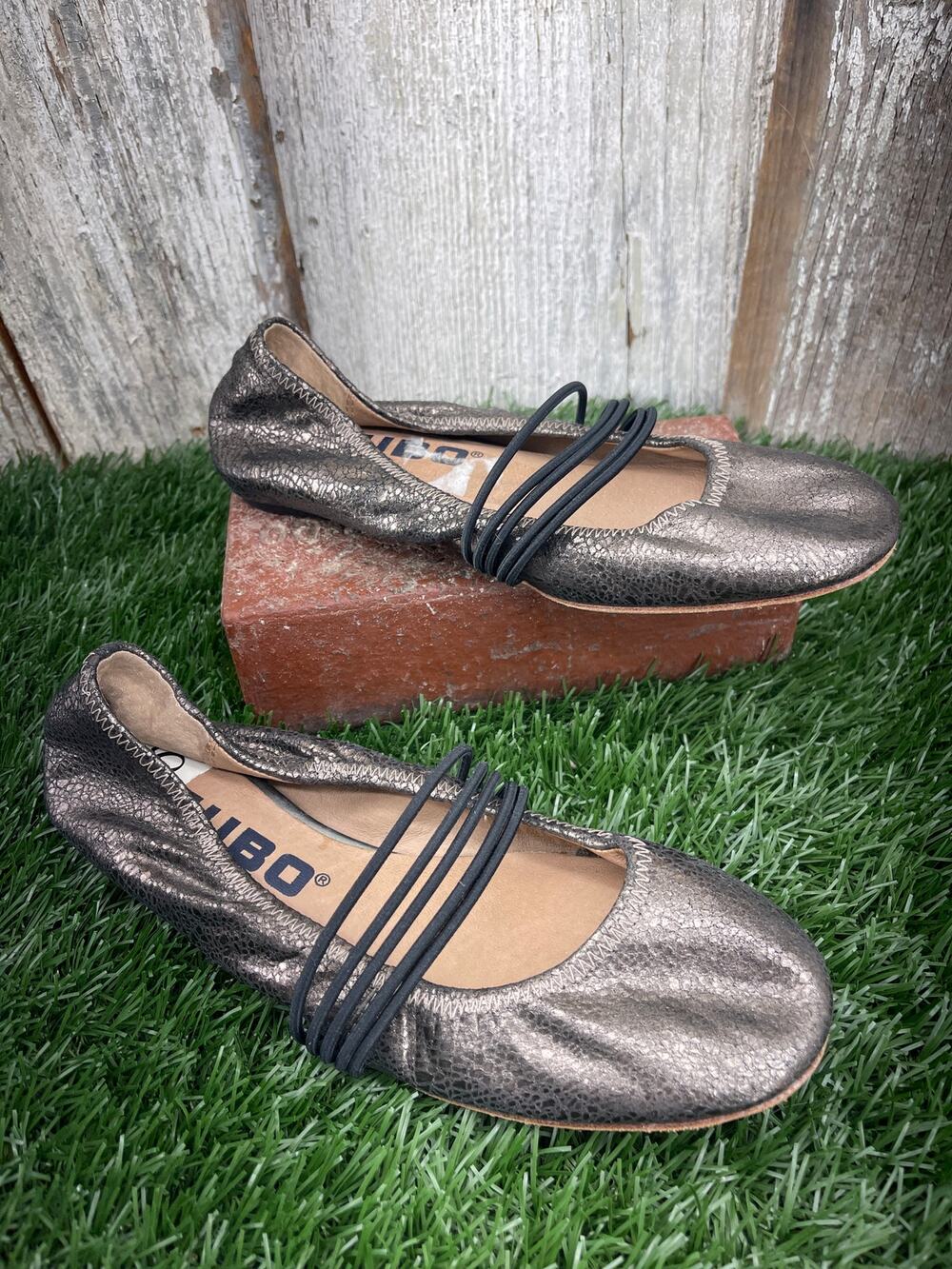 Tsubo Honnor Ballet Flats Gunmetal Crackle Mary Jane Scrunched Heel Women's 6.5